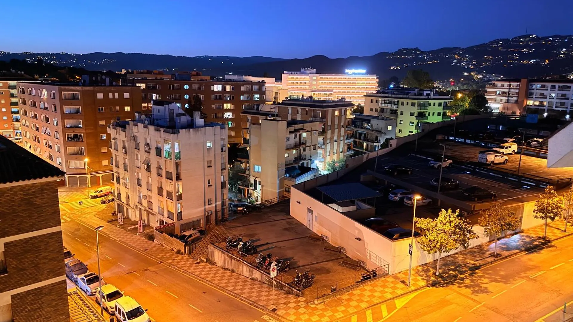 Sunset View Penthouse Unforgettable Getaway New In Lloret-De-Mar Lloret de Mar Lägenhet